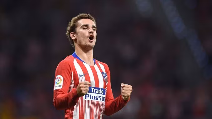 Messi vượt Ronaldo, chiếm ngôi 