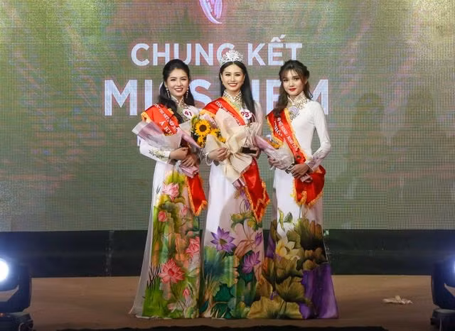 Top 3 cuộc thi Nét đẹp nữ sinh - Miss UFM 2019.