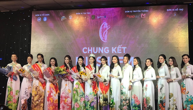 Top 15 thí sinh tại đêm chung kết cuộc thi Nét đẹp nữ sinh - Miss UFM 2019. Top 15 thí sinh tại đêm chung kết cuộc thi Nét đẹp nữ sinh - Miss UFM 2019.