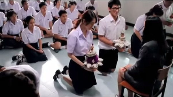 muon-kieu-tri-an-giao-vien-tren-the-gioi