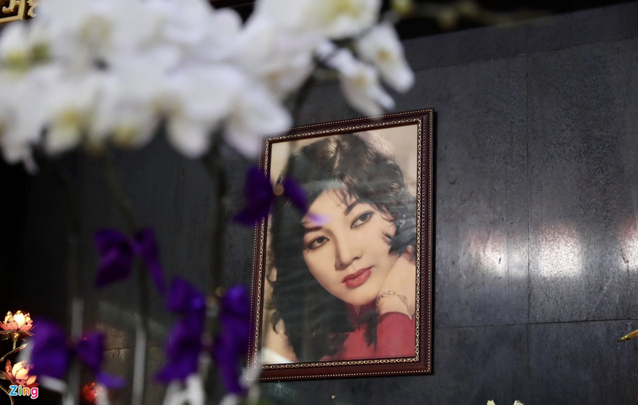 Sự ra đi của minh tinh vang bóng một thời để lại niềm tiếc thương vô hạn trong lòng đồng nghiệp và khán giả.