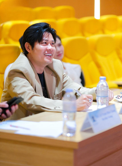 Nhạc sĩ Nguyễn Văn Chung tham gia chấm điểm các bài dự thi. Ảnh: Xuân Trường. Nhạc sĩ Nguyễn Văn Chung tham gia chấm điểm các bài dự thi. Ảnh: Xuân Trường.