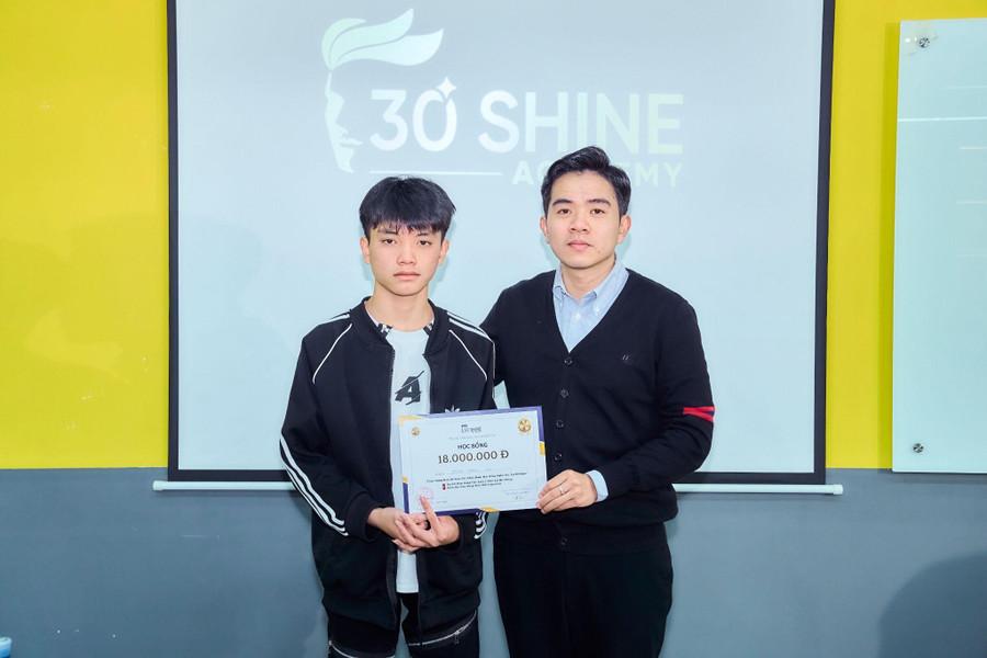 30Shine tài trợ học bổng 50% dạy nghề tóc, ký kết việc làm 2 năm ảnh 1