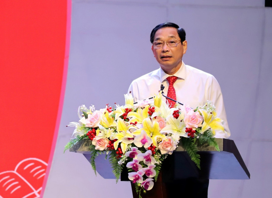 Ông Võ Văn Phi – Phó Chủ tịch UBND tỉnh Đồng Nai đánh giá cao sự hỗ trợ của Công ty Ajinomoto Việt Nam cho các em học sinh tại tỉnh nhà Ông Võ Văn Phi – Phó Chủ tịch UBND tỉnh Đồng Nai đánh giá cao sự hỗ trợ của Công ty Ajinomoto Việt Nam cho các em học sinh tại tỉnh nhà