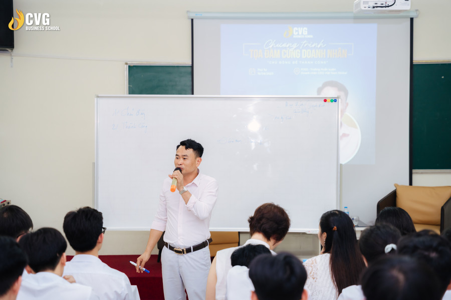 Học viên được học trực tiếp bởi các doanh nhân thành công. Học viên được học trực tiếp bởi các doanh nhân thành công.