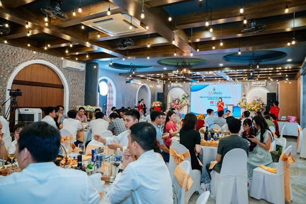 ThS. Nguyễn Thanh Nga - Giám đốc Edumedia Việt Nam phát biểu ThS. Nguyễn Thanh Nga - Giám đốc Edumedia Việt Nam phát biểu