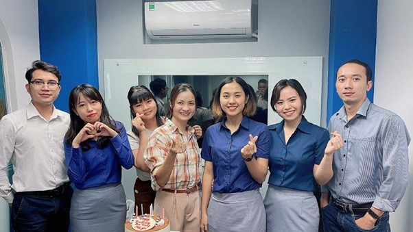 Caily Trang Nguyễn cùng đội ngũ phát triển Lịch Cắt Tóc