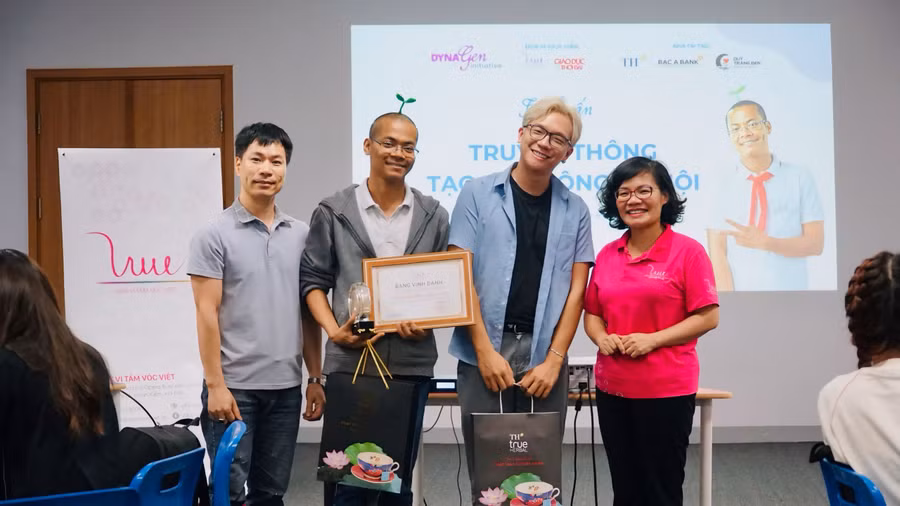 Quỹ Trăng Đen tài trợ DynaGen Initiative của Quỹ Vì Tầm Vóc Việt