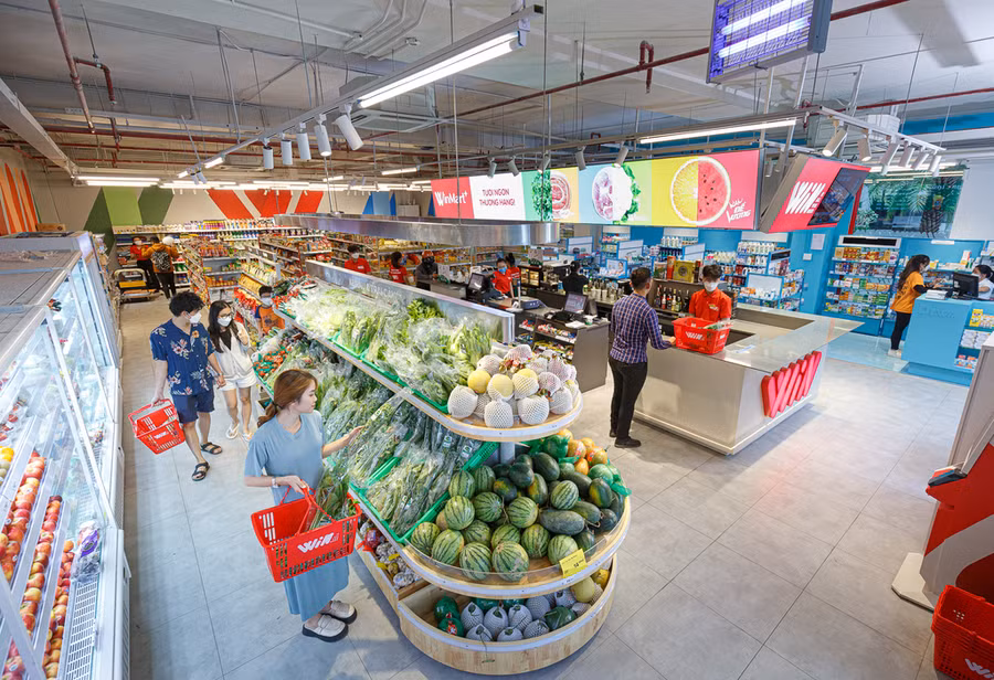 Cửa hàng WIN hiện đại với đa dạng chủng loại hàng hóa được trưng bày dựa trên cơ sở dữ liệu lớn (1).