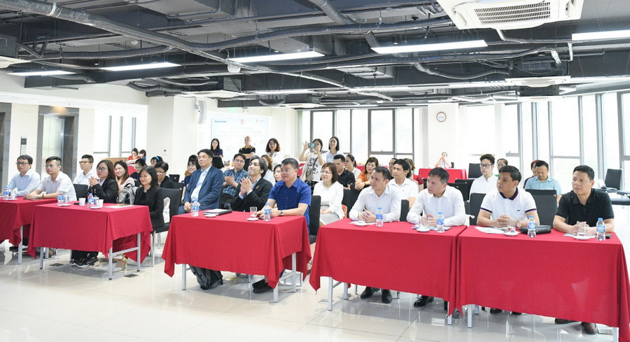 Các đại biểu tham dự lễ phát động cuộc thi.