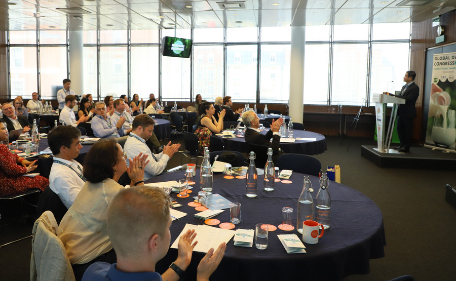 Hội nghị sữa toàn cầu được tổ chức thường niên, quy tụ gần 200 doanh nghiệp, tổ chức ngành sữa cùng thảo luận về các vấn đề chung của toàn ngành Hội nghị sữa toàn cầu được tổ chức thường niên, quy tụ gần 200 doanh nghiệp, tổ chức ngành sữa cùng thảo luận về các vấn đề chung của toàn ngành