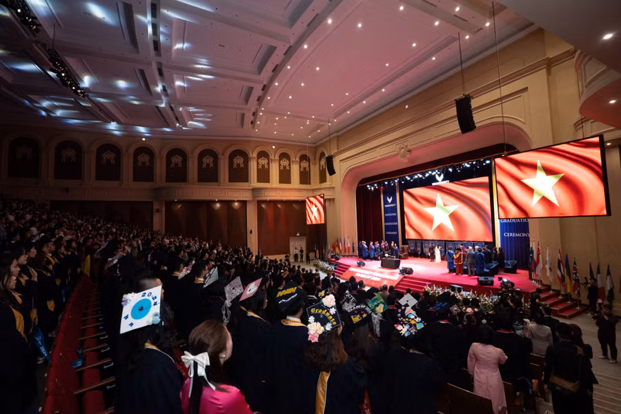 Những khoảnh khắc ấn tượng trong Lễ tốt nghiệp khóa đầu tiên của VinUni