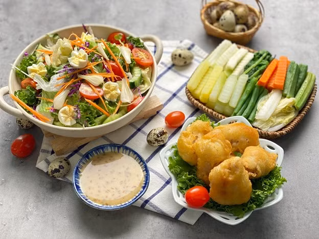 Salad bốn mùa và Rau củ luộc trở nên hấp dẫn hơn khi kết hợp cùng Xốt mè rang “Aij-Xốt”