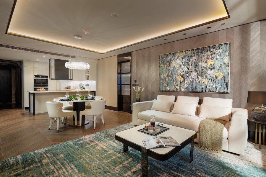 Bên trong căn hộ hàng hiệu Ritz-Carlton được trang bị nội thất đầy đủ. Ảnh: Masterise Homes