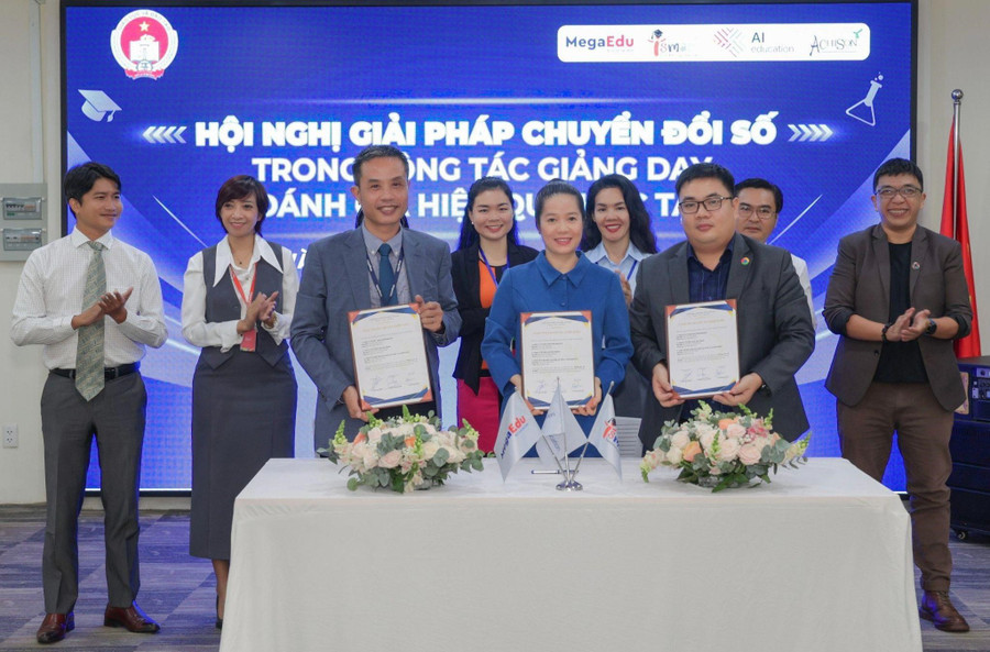 Lễ ký kết hợp tác giữa công ty MegaEdu, iSMART Education và AI Education tại TP HCM đã diễn ra thành công tốt đẹp Lễ ký kết hợp tác giữa công ty MegaEdu, iSMART Education và AI Education tại TP HCM đã diễn ra thành công tốt đẹp