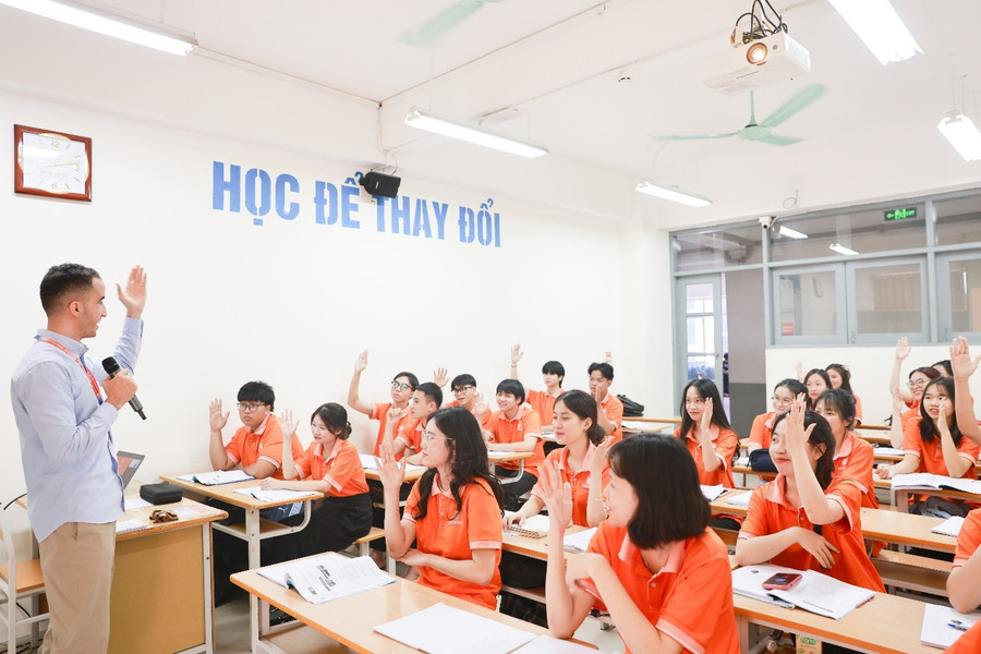 Với mức level 3-4, sinh viên được ôn luyện kiến thức và làm quen với đề. Bước sang level 5, sinh viên được luyện và chữa đề 100%. Với mức level 3-4, sinh viên được ôn luyện kiến thức và làm quen với đề. Bước sang level 5, sinh viên được luyện và chữa đề 100%.
