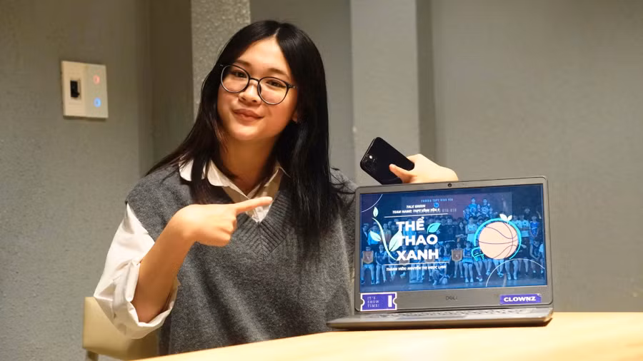 Bạn Nguyễn Mai Linh, thành viên đội thi Coffdal đang miệt mài chuẩn bị cho vòng thi Đối đầu sắp diễn ra. Ảnh: NVCC. Bạn Nguyễn Mai Linh, thành viên đội thi Coffdal đang miệt mài chuẩn bị cho vòng thi Đối đầu sắp diễn ra. Ảnh: NVCC.