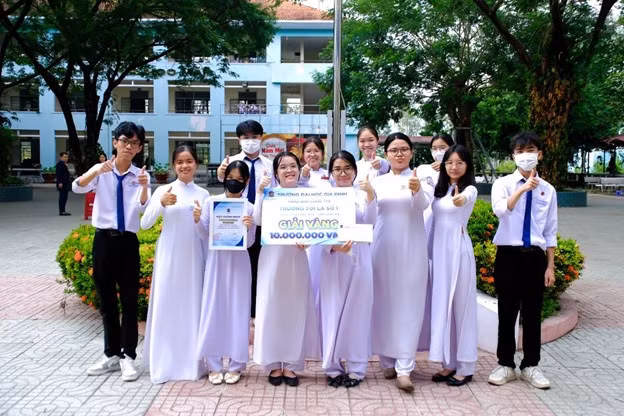 Trường THPT Đức Hòa đạt giải Vàng cuộc thi “Trường tôi là số 1” năm 2024. Ảnh: Anh Khương.