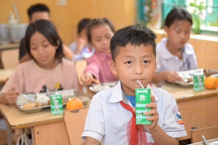 Em Mùa A Lỷ - học sinh lớp 4, Trường PTDTBT Tiểu học Nậm Vì, Điện Biên.