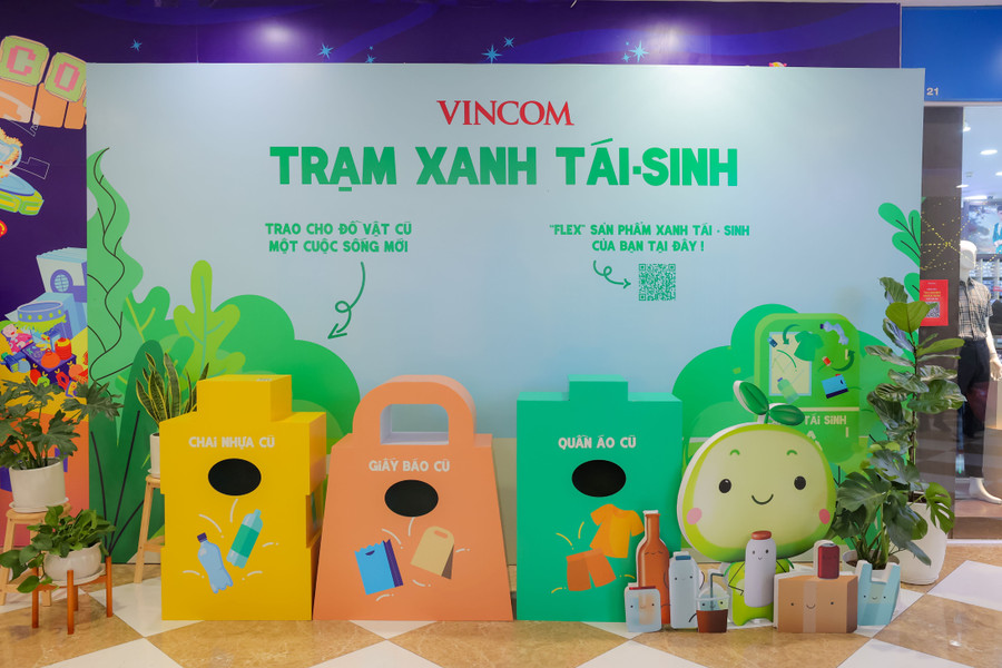 Trạm Xanh Tái – Sinh tại TTTM Vincom khuyến khích khách hàng thực hành sống Xanh. Trạm Xanh Tái – Sinh tại TTTM Vincom khuyến khích khách hàng thực hành sống Xanh.