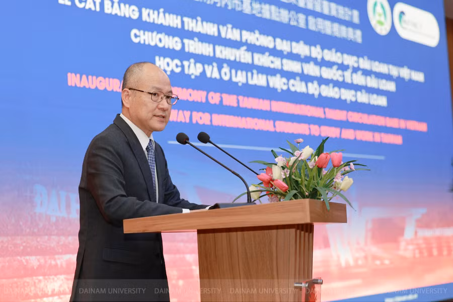 Công sứ Lâm Dịch Dân: "Tất cả các cơ sở đào tạo có nhu cầu đưa sinh viên sang Đài Loan học tập, ở lại làm việc đều phải thông qua văn phòng đại diện chính thống đặt tại trường Đại học Đại Nam”.