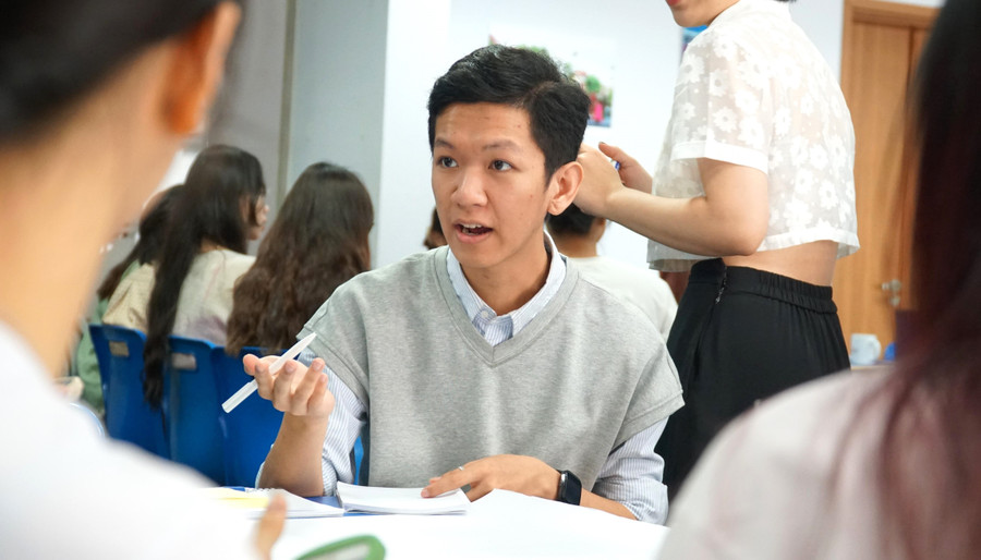 Giới trẻ quan tâm giải quyết các vấn đề xã hội Giới trẻ quan tâm giải quyết các vấn đề xã hội