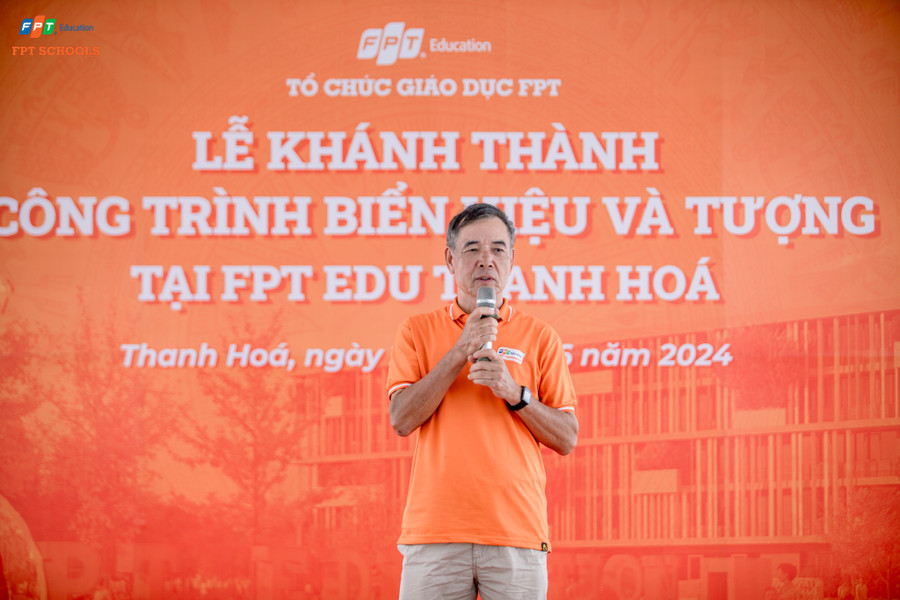 Thầy Lê Trường Tùng - Chủ tịch Hội đồng trường trường Đại học FPT bày tỏ niềm vui khi FPT School Thanh Hoá sắp hoàn thiện cơ sở vật chất Thầy Lê Trường Tùng - Chủ tịch Hội đồng trường trường Đại học FPT bày tỏ niềm vui khi FPT School Thanh Hoá sắp hoàn thiện cơ sở vật chất
