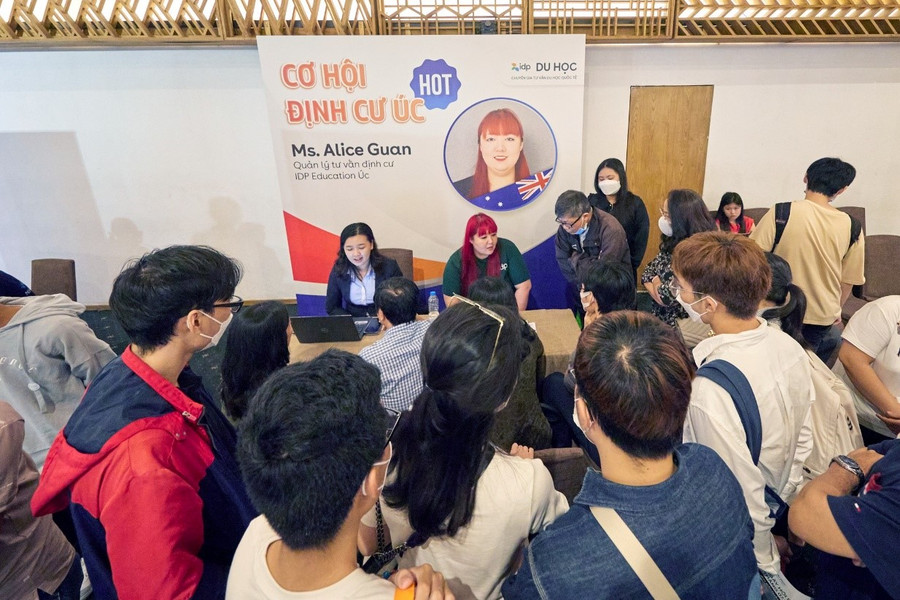 HS-SV có thể tìm hiểu thêm các ngành học cần nhiều nhân lực và bí quyết nâng cao cơ hội định cư khi tham dự các sự kiện, ngày hội du học. (Nguồn: IDP) HS-SV có thể tìm hiểu thêm các ngành học cần nhiều nhân lực và bí quyết nâng cao cơ hội định cư khi tham dự các sự kiện, ngày hội du học. (Nguồn: IDP)