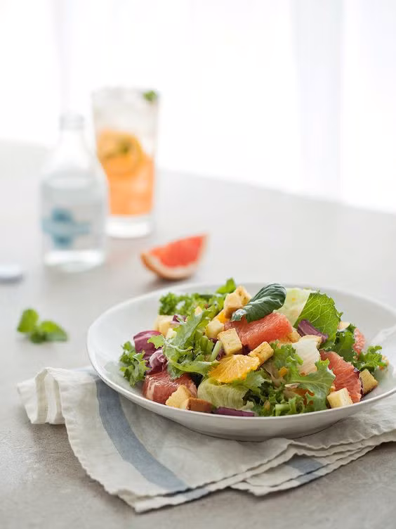 Món xà lách với cá hồi rất dễ làm và tiết kiệm thời gian Món xà lách với cá hồi rất dễ làm và tiết kiệm thời gian