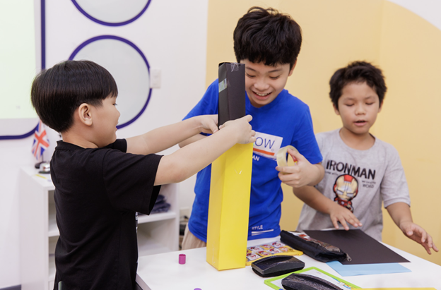 Với nhiều hoạt động tương tác và trải nghiệm trong giờ học, chương trình học của Hội Đồng Anh được thiết kế để trang bị cho trẻ nhiều kỹ năng để sẵn sàng bước đến tương lai