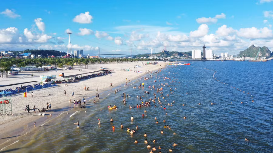 Bãi tắm Bãi Cháy, Hạ Long