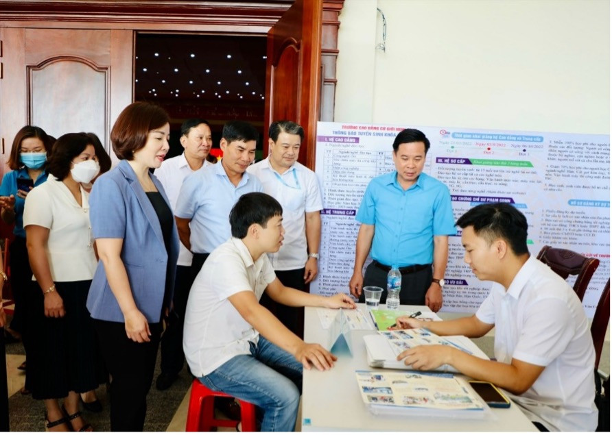 Người lao động được tư vấn, hỗ trợ thông tin về thị trường lao động xuất khẩu