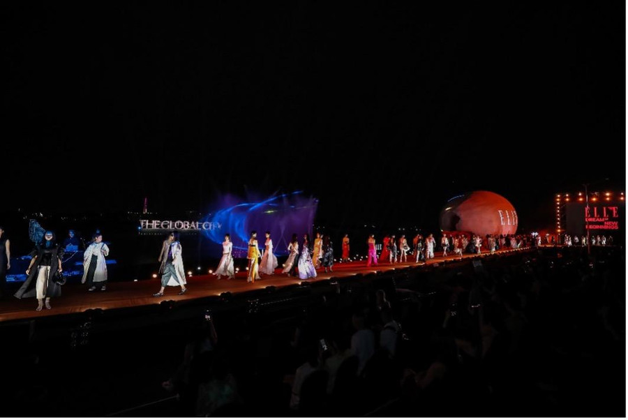 Màn trình diễn độc đáo và mãn nhãn kết hợp nhạc nước, âm thanh, ánh sáng cùng công nghệ 3D mapping. Ảnh: Masterise Homes.