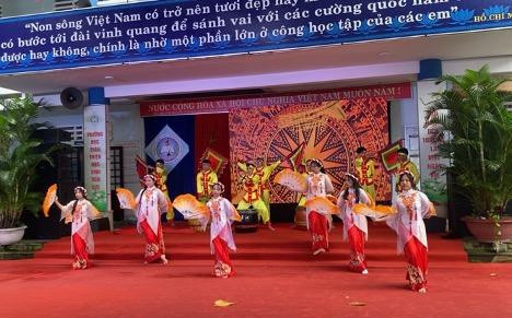 Hội thi văn nghệ Chào mừng kỉ niệm 40 năm Ngày nhà giáo Việt Nam 20/11