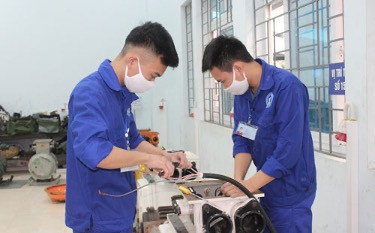 Lao động kỹ thuật được thị trường châu Âu coi trọng (Ảnh Internet) Lao động kỹ thuật được thị trường châu Âu coi trọng (Ảnh Internet)