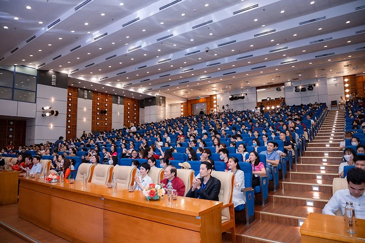 'Talk' với các nhà quản lý giáo dục