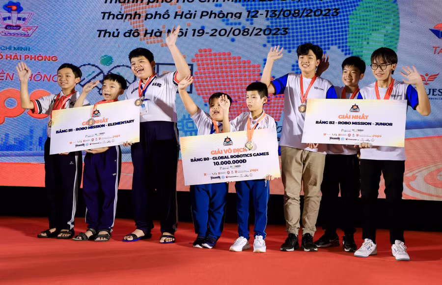 Vinamilk ươm mầm tài trí Việt cùng sân chơi Robotacon WRO 2023