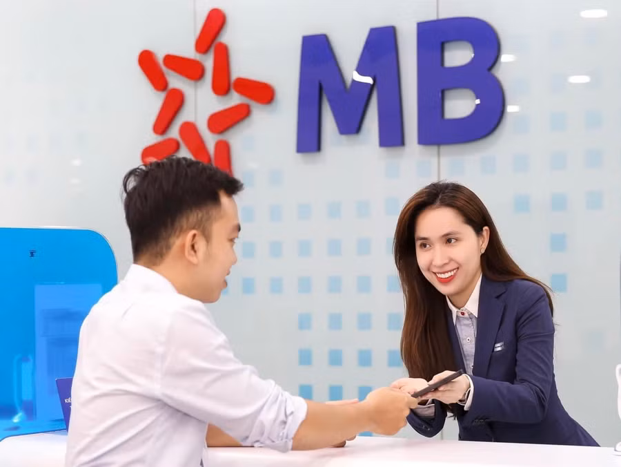 MB tiếp tục ghi danh vào Top 3 doanh nghiệp được nhà đầu tư yêu thích nhất năm 2023