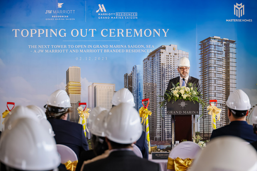 Ông Mahdi Samhouri, Phó Giám đốc Khối Phát triển dự án kiêm Phó Giám đốc Khối Thiết kế, Masterise Homes phát biểu tại sự kiện. Ảnh: Masterise Homes Ông Mahdi Samhouri, Phó Giám đốc Khối Phát triển dự án kiêm Phó Giám đốc Khối Thiết kế, Masterise Homes phát biểu tại sự kiện. Ảnh: Masterise Homes