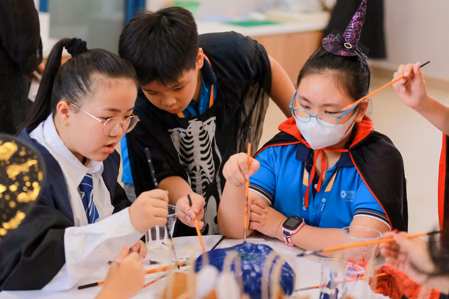 Một tiết học của học sinh HIMLAMIS Bắc Ninh trong dịp lễ Halloween