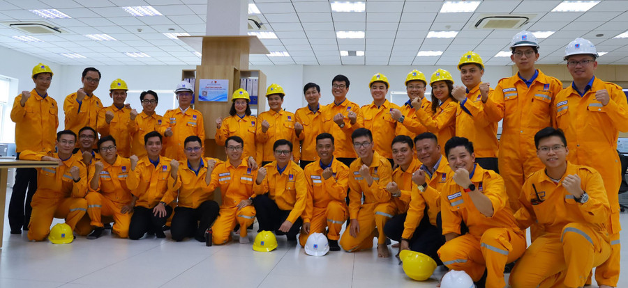 Đoàn công tác Đoàn khối DNTW tham quan phòng điều khiển trung tâm Đoàn công tác Đoàn khối DNTW tham quan phòng điều khiển trung tâm