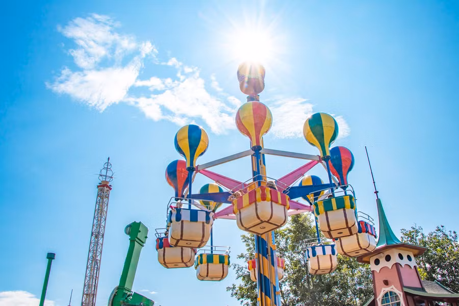 Balloon Tower - một trong những trò chơi hấp dẫn với mọi lứa tuổi, đặc biệt là các em thiếu nhi sẽ xuất hiện tại “siêu vũ trụ giải trí” Mega Grand World Hà Nội – Hình ảnh minh hoạ.