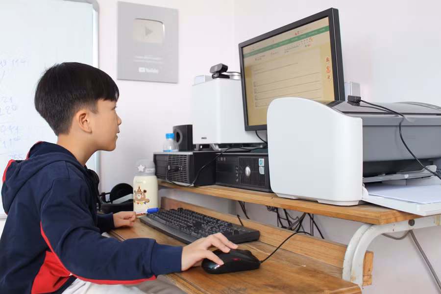 Học sinh có thể tự học hiệu quả với một chương trình đạt chuẩn về nội dung và vượt trội về công nghệ.