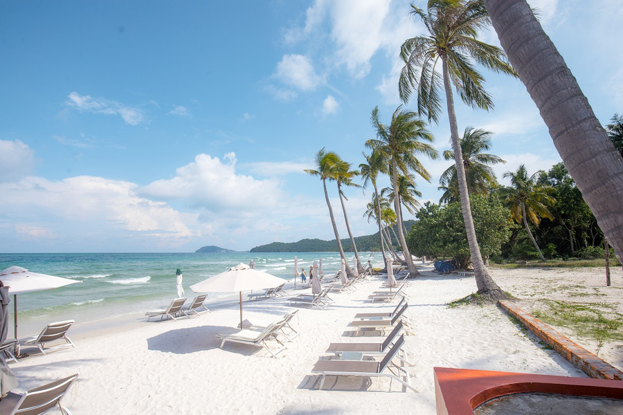 Phú Quốc cuốn hút du khách bởi những bãi biển mang vẻ đẹp tinh khôi như Bãi Sao, Bãi Vũng Bầu.