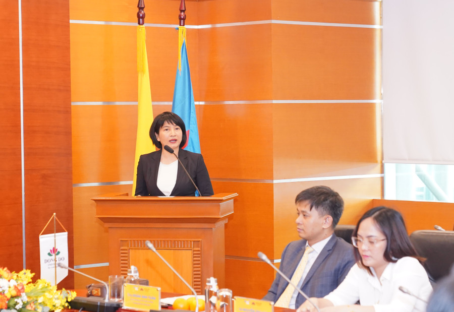 Bà Nguyễn Thúy Hạnh - Giám đốc Khối KHCN mong muốn thương hiệu PVcomBank là lựa chọn hàng đầu của CB và sinh viên trường ĐH Đông Đô Bà Nguyễn Thúy Hạnh - Giám đốc Khối KHCN mong muốn thương hiệu PVcomBank là lựa chọn hàng đầu của CB và sinh viên trường ĐH Đông Đô