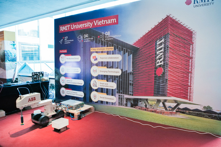 Gian hàng triển lãm tại WCEAM Gian hàng triển lãm tại WCEAM