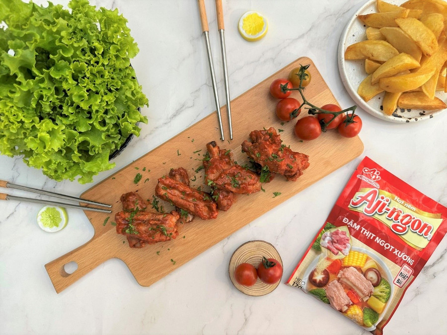 Hạt nêm Aji-ngon Heo® với chiết xuất xương thịt hầm được sản xuất trực tiếp tại nhà máy Ajinomoto Long Thành.