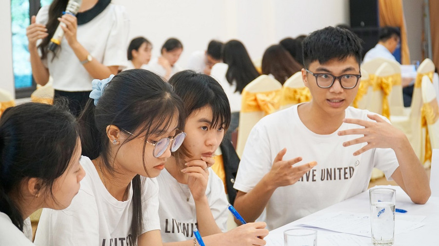 Hội thảo đã trao cơ hội để các bạn trẻ nêu lên quan điểm về những vấn đề liên quan mật thiết đến cuộc sống như các tác động của mạng xã hội, văn hóa tình nguyện, sự phụ thuộc vào công nghệ trong công việc và cuộc sống, v.v.