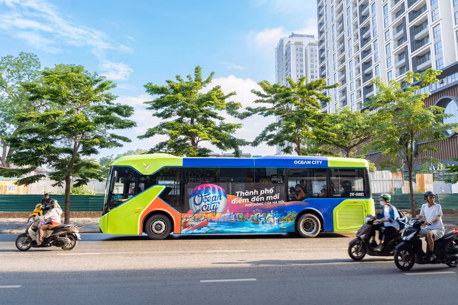 Vinhomes cũng triển khai các tuyến xe bus Ocean City Bus miễn phí để du khách có thể trải nghiệm và tham quan các địa điểm nổi bật tại Ocean City.