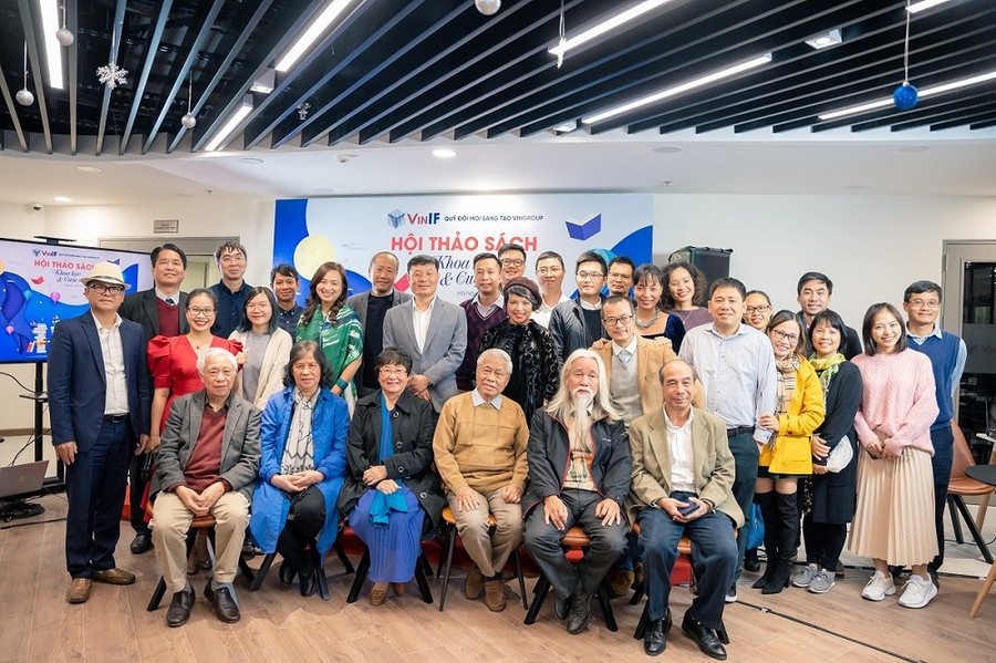 VinIF chú trọng lưu giữ các giá trị văn hóa, lịch sử của dân tộc. Trong ảnh - VINIF cùng các chuyên gia Văn hóa - Lịch sử, văn nghệ sĩ trong Hội thảo sách: Khoa học và cuộc sống. VinIF chú trọng lưu giữ các giá trị văn hóa, lịch sử của dân tộc. Trong ảnh - VINIF cùng các chuyên gia Văn hóa - Lịch sử, văn nghệ sĩ trong Hội thảo sách: Khoa học và cuộc sống.